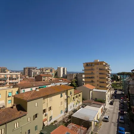 La Luna Nel Golfo - A * Follonica