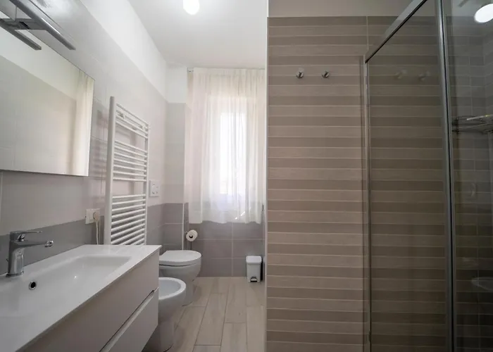 La Luna Nel Golfo - A Follonica